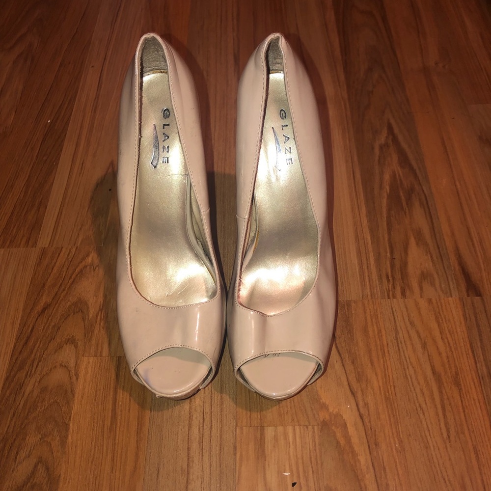 Glaze brand nude 5 1/2 inch heels